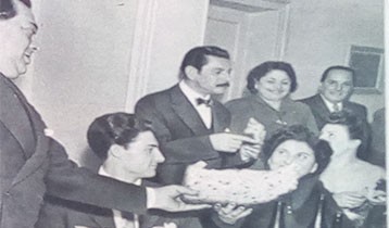 Babbo Natale ha portato un trenino al ministro dei Trasporti